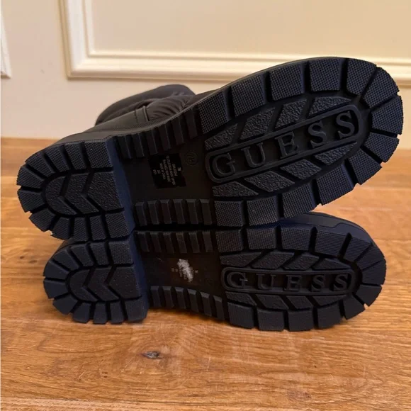 Guess Black Winter Boots with Quilted Design - Picture 7 of 8